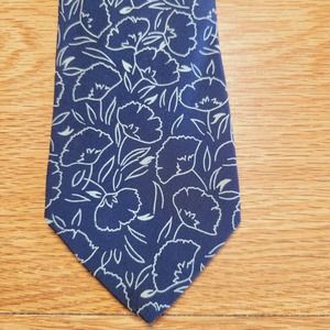 Fendi Roma Men's 100% Silk Handmade In Italy Tie Floral Pattern Navy Blue